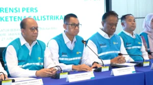 Direktur Utama PLN (Persero) Darmawan Prasodjo dalam konferensi pers di PLN Unit Induk Pusat Pengatur Beban Jawa, Madura, dan Bali (UIP2B Jamali), Depok, Jawa Barat. (Sumber: Dok. PLN)