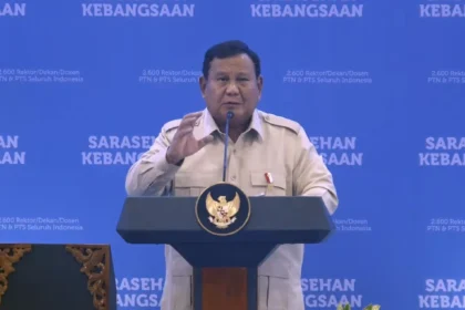 Presiden Prabowo Subianto dalam pidatonya di hadapan para guru besar dan akademisi pada Sarasehan Kebangsaan, Jumat, 26 Juni 2026. (Sumber: YT BPMI)