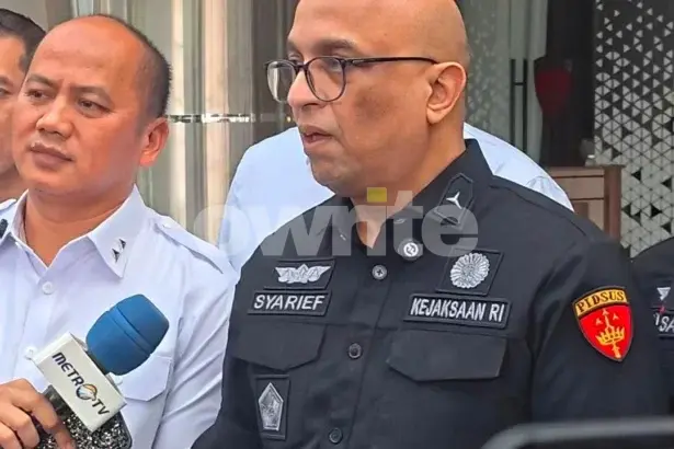 Direktur Penyidikan Jampidsus Kejagung Syarief Sulaeman Nahdi didampingi Kapuspenkum Anang Supriatna menyampaikan update permohonan JC tersangka korupsi MBG Sony Sonjaya, Selasa, 23 Juni 2026.
