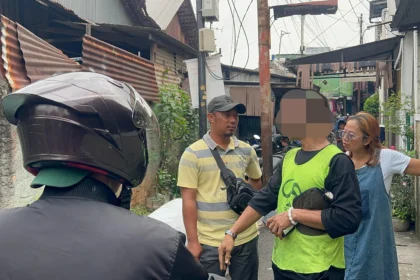 Polisi menangkap seorang tukang cat duco atas dugaan pemalakan terhadap pekerja di kawasan Senen, Jakarta Pusat.
