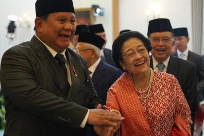 Momen keakraban Presiden Prabowo Subianto dan Ketua Umum PDIP Megawati Soekarnoputri. Doc: IG Prabowo Subianto