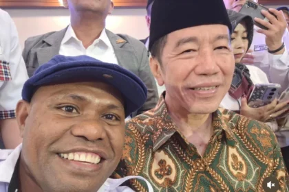 Fritz Alorboy bersama Jokowi.