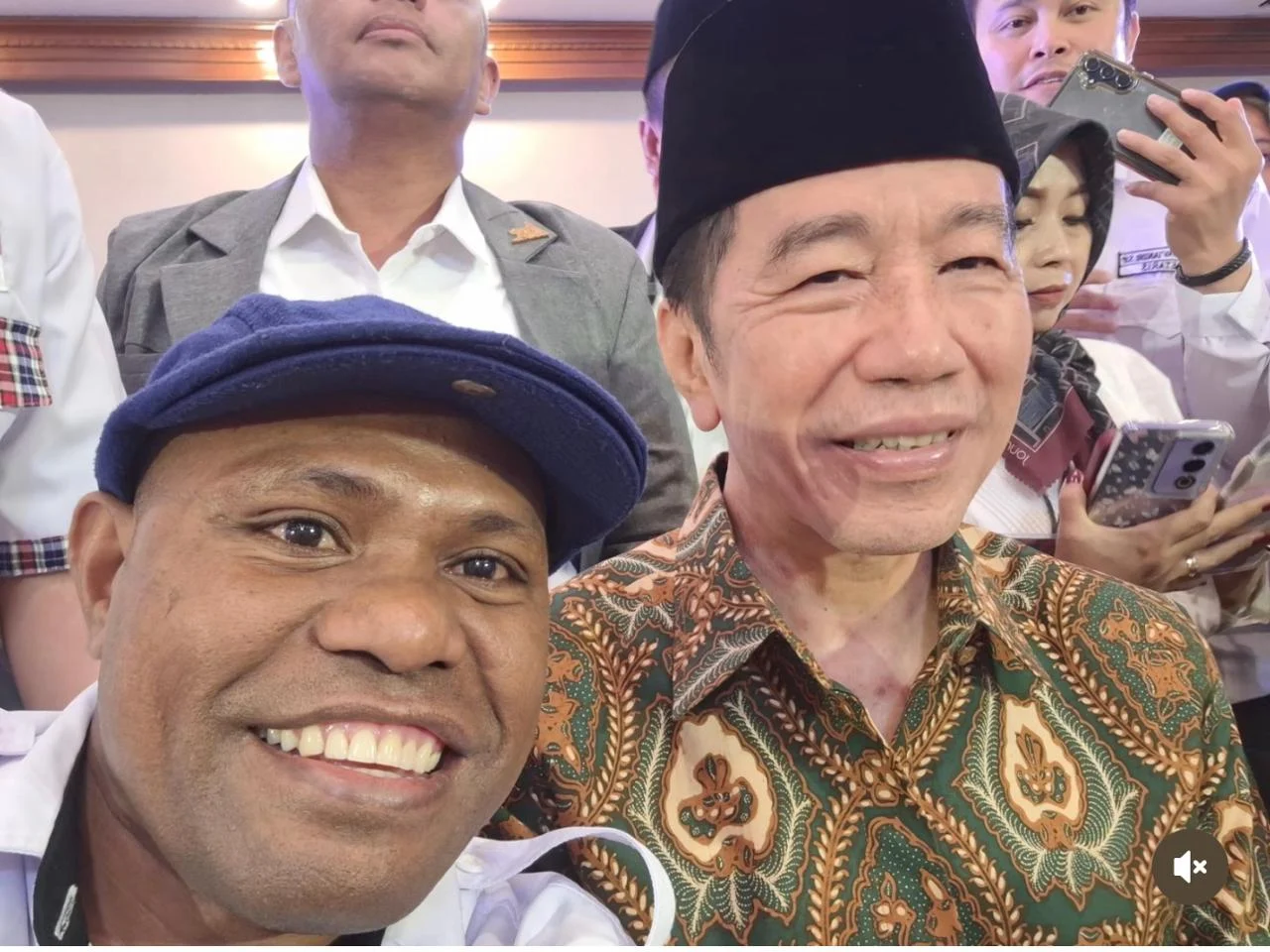 Fritz Alorboy bersama Jokowi.