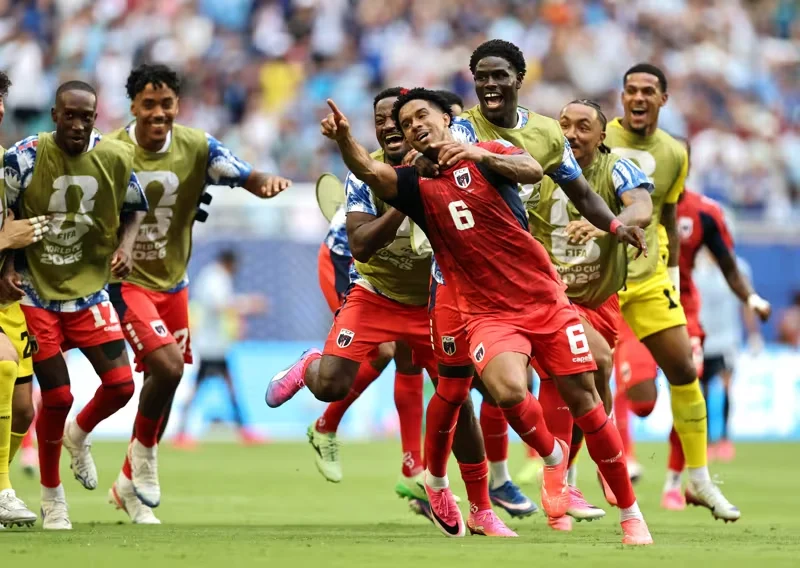 Selebrasi para pemain Cape Verde usai berhasil menahan imbang Uruguay