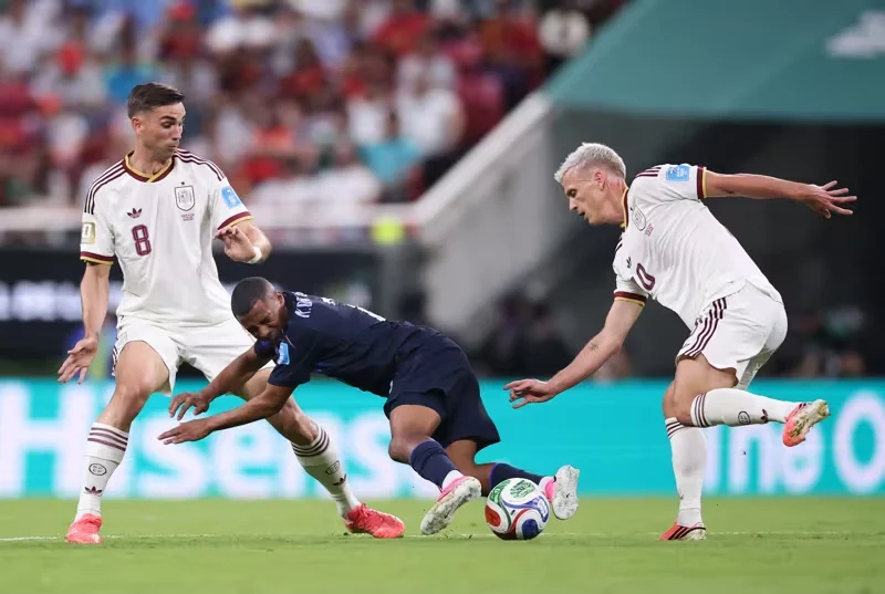 Pertandingan antara Uruguay melawan Spanyol
