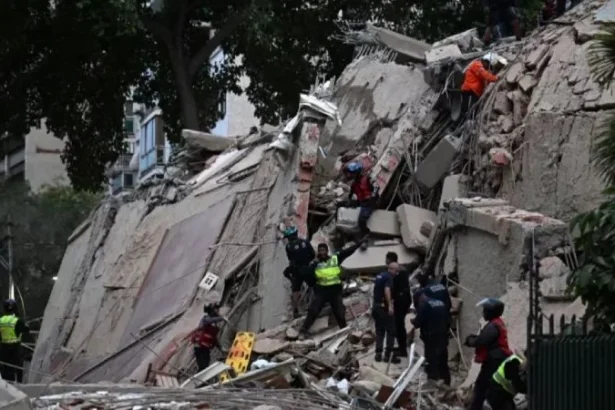 Venezuela dilanda gempa dahsyat yang menelan banyak korban jiwa.
