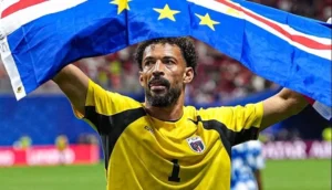 Kiper Cape Verde Vozinha yang tampil gemilang di Piala Dunia 2026.