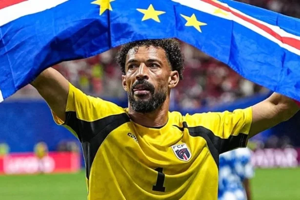 Kiper Cape Verde Vozinha yang tampil gemilang di Piala Dunia 2026.