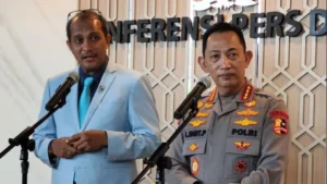 Wamenkum RI, Prof Edward Hiariej dan Kapolri Jenderal Listyo Sigit Prabowo.