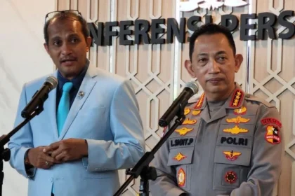 Wamenkum RI, Prof Edward Hiariej dan Kapolri Jenderal Listyo Sigit Prabowo.