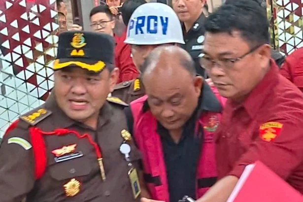Mantan Kepala BGN Dadan Hindayana ditahan Kejagung. (Sumber: Owrite/Rahmat Baihaqi)