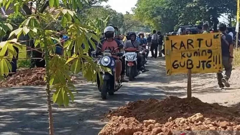 Ilustrasi jalan rusak