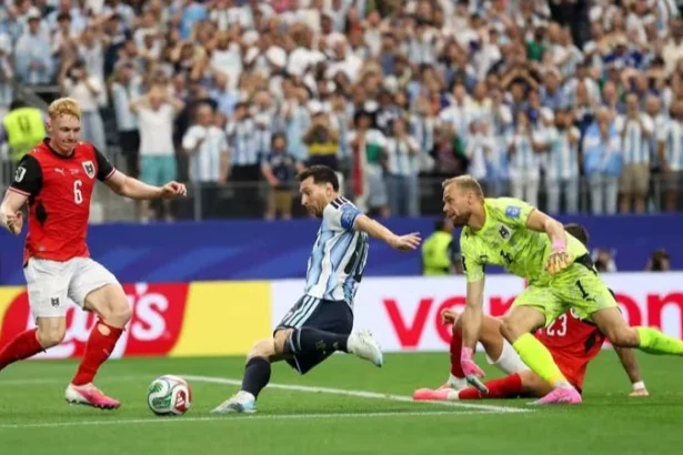 Aksi Lionel Messi saat laga melawan Austria di Piala Dunia 2026.