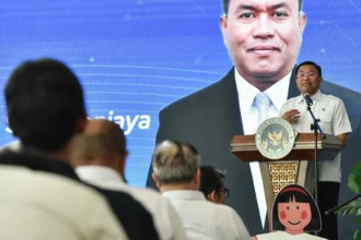 Wakil Kepala BGN Sony Sonjaya menyampaikan sambutan saat peluncuran aplikasi Reviu Menu Makan Bergizi Gratis (MBG) di Kantor Pusat BGN, Jakarta, Selasa (26/5/2026).