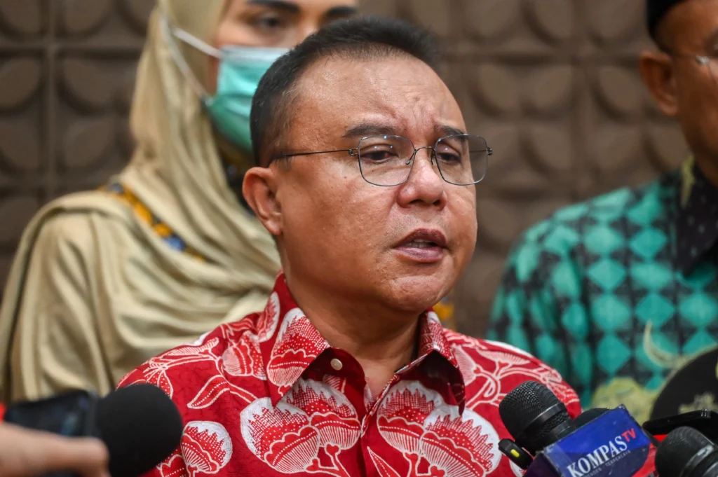 Wakil Ketua DPR Sufmi Dasco Ahmad menjawab pertanyaan wartawan usai rapat pimpinan DPR di Kompleks Parlemen, Senayan, Jakarta, Rabu (3/6/2026). (Sumber: Antara Foto/Rivan Awal Lingga/nym)
