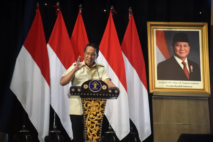 Menteri Hukum Supratman Andi Agtas memberikan sambutan pada peluncuran Forum Komunikasi Kebijakan (FKK) di Kantor Kementerian Hukum, Jakarta
