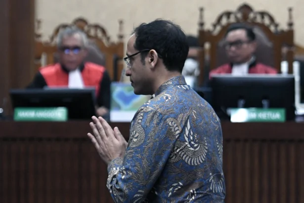 Terdakwa kasus dugaan korupsi pengadaan Chromebook dalam program digitalisasi pendidikan di Kemendikbudristek Nadiem Anwar Makarim mengikuti sidang pembacaan putusan (vonis) di Pengadilan Tipikor, Jakarta, Selasa (30/6/2026).