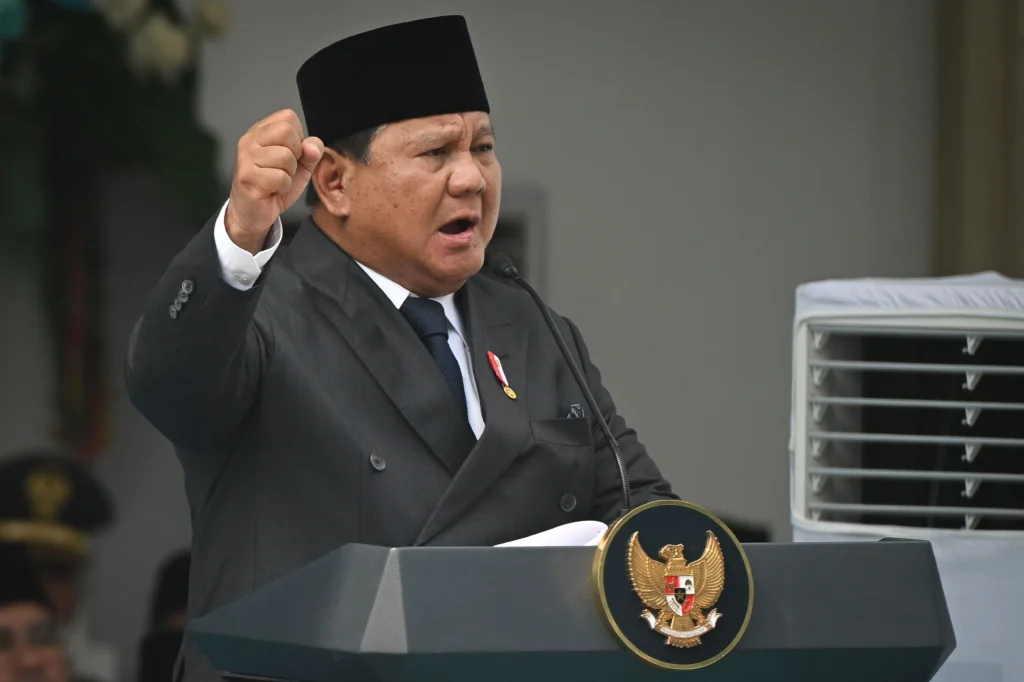 Presiden Prabowo Subianto menyampaikan pidatonya saat upacara peringatan Hari Lahir Pancasila di Lapangan Gedung Pancasila, kompleks Kementerian Luar Negeri, Jakarta, Senin (1/6/2026).