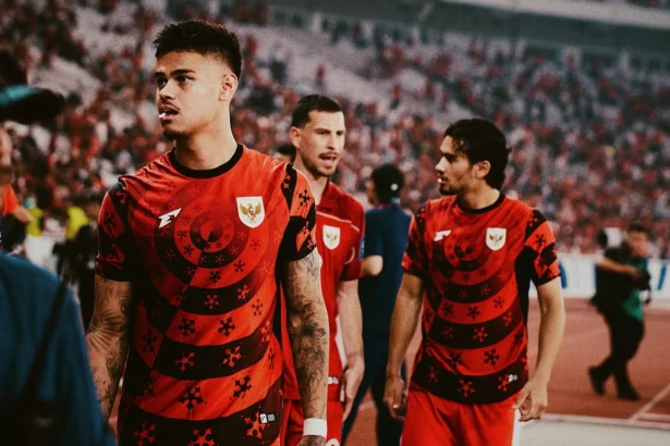 Pemain Timnas Indonesia, Mees Hilgers gabung latihan di Jakarta meski cedera