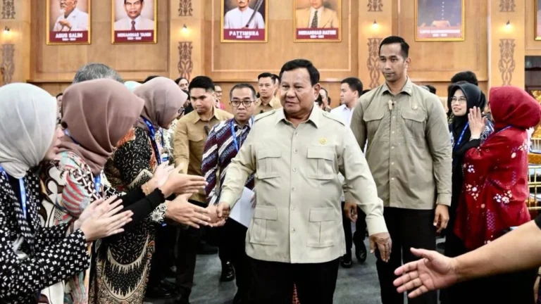 Presiden Prabowo Subianto saat menutup Sarasehan Kebangsaan Konvensi Sains, Teknologi, dan Industri Indonesia (KSTI) Tahun 2026 yang digelar di Jakarta International Convention Center (JICC), Jakarta, Minggu, 28 Juni 2026.