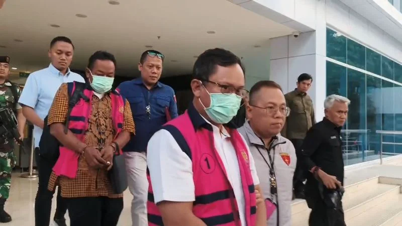 Kejati DKI Jakarta menetapkan dua tersangka baru dalam kasus dugaan korupsi di lingkungan Kementerian Pekerjaan Umum (PU).