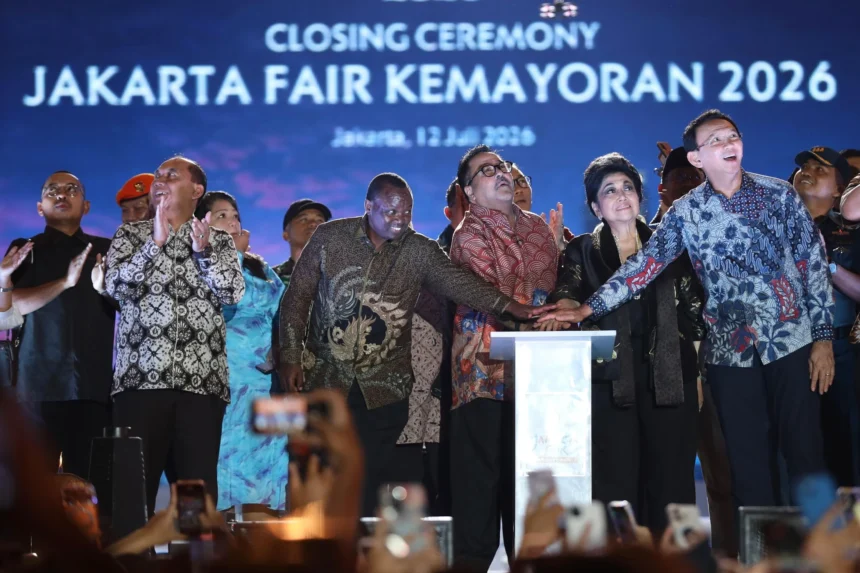 Wakil Gubernur DKi Jakarta Rano Karno resmi menutup Jakarta fair 2026