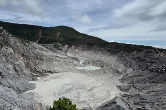 Gunung Tangkuban Parahu
