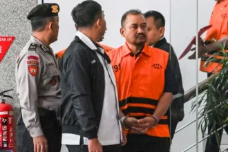 Bupati Pemalang Anom Widiyantoro ditahan KPK usai kena OTT.