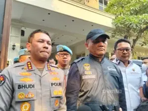 Polda Metro Jaya dan Kortastipidkor Polri menjelaskan penggeledahan di Cafe de'CLAN Jakarta Selatan, 8 Juli 2026.