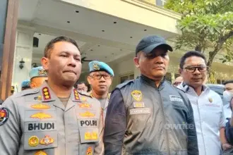 Polda Metro Jaya dan Kortastipidkor Polri menjelaskan penggeledahan di Cafe de'CLAN Jakarta Selatan, 8 Juli 2026.