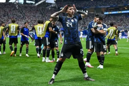 Pemain Timnas Argentina melakukan comeback di menit akhir dengan mengalahkan Inggris di semifinal Piala Dunia 2026.
