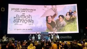 Film Rumah Singgah resmi meluncurkan official poster dan official trailer pada Jumat, 17 Juli 2026. (Foto: Owrite/Hilwa Urwatul Wutsqa).