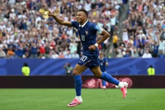 Kylian Mbappe pepet Lionel Messi dalam perebutan top skor sepanjang masa Piala Dunia