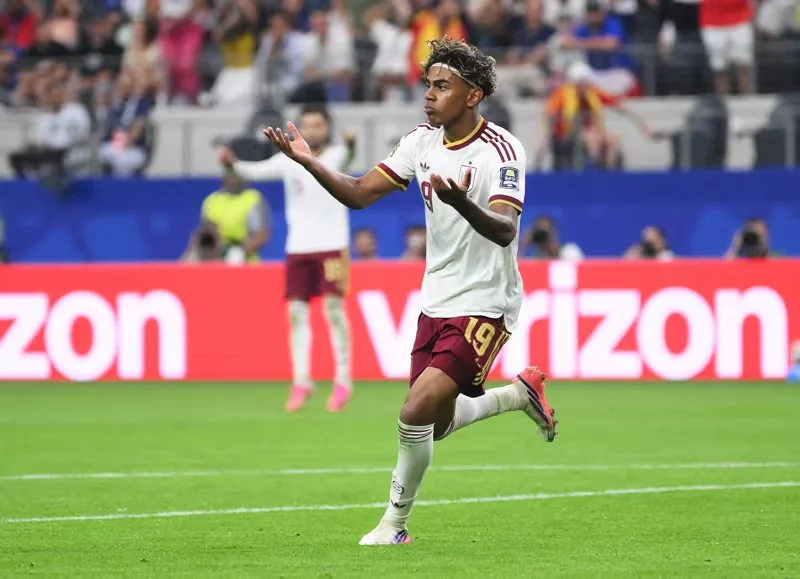 Pemain Spanyol Lamine Yamal dalam pertandingan Piala Dunia 2026 melawan Prancis di babak semifinal.