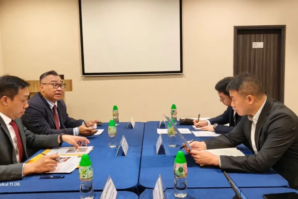 Proses pertukaran buron berlangsung melalui National Central Bureau (NCB) Interpol Indonesia kepada Kepolisian RRT.