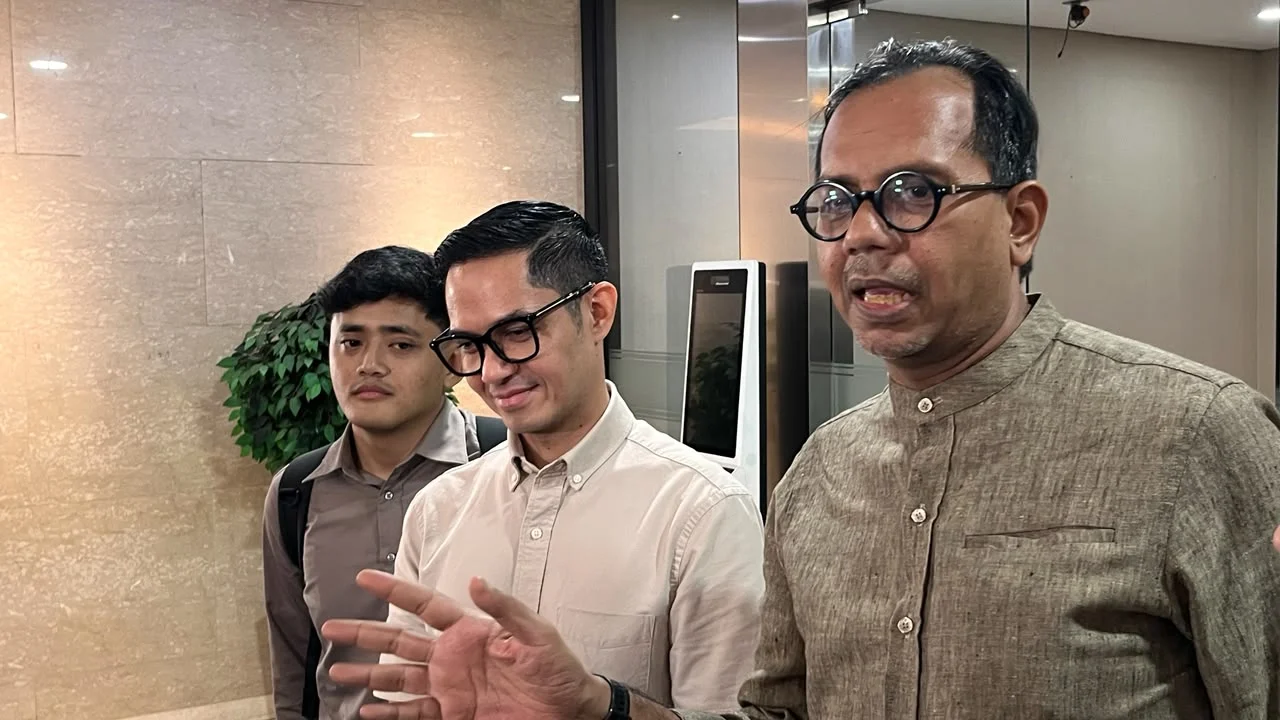 Aktor Dude Harlino mengembalikan uang hasil honor dari PT DSI. (Sumber: Istimewa)