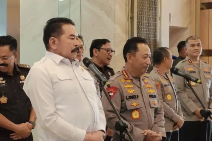 Kapolri Jenderal Listyo Sigit Prabowo bertemu dengan Jaksa Agung ST Burhanudin.