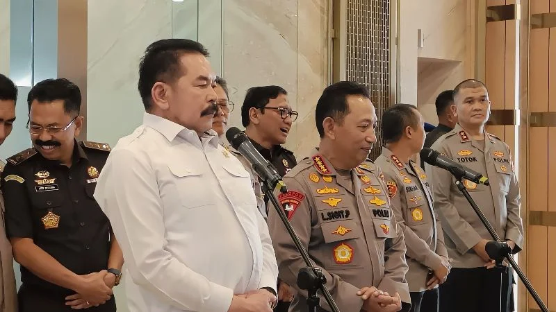 Kapolri Jenderal Listyo Sigit Prabowo bertemu dengan Jaksa Agung ST Burhanudin.