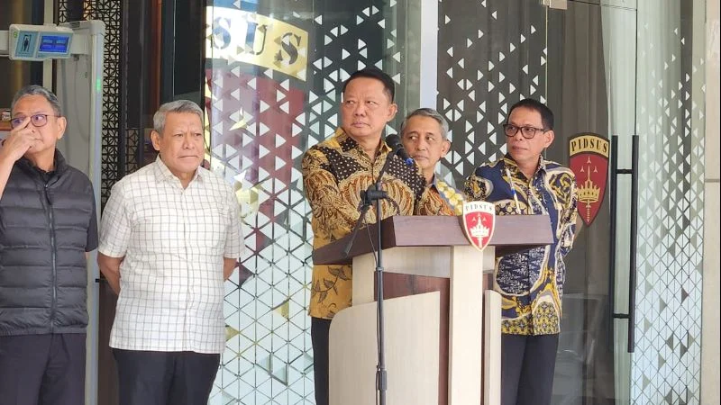 Jaksa Agung Muda Tindak Pidana Khusus (Jampidsus) Kejaksaan Agung Febrie Adriansyah beri keterangan pers.