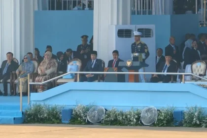 Jokowi, JK, hingga Luhut Pandjaitan hadiri acara HUT Bhayangkara ke-80 di Satuan Latihan Brimob Polri, Cikeas, Bogor.