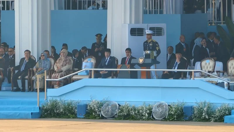 Jokowi, JK, hingga Luhut Pandjaitan hadiri acara HUT Bhayangkara ke-80 di Satuan Latihan Brimob Polri, Cikeas, Bogor.