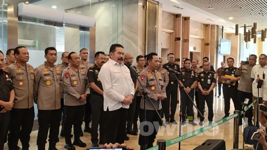 apolri Jenderal Listyo Sigit Prabowo bertamu ke Jaksa Agung (JA) ST Burhanuddin di Gedung Utama Kejaksaan Agung, Senin, 13 Juli 2026.