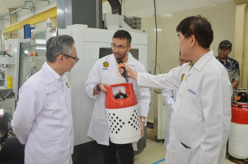 Tabung CNG Merah Putih saat uji coba di Lemigas. (Sumber: Dok. Lemigas)