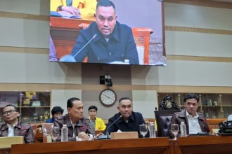 Komisi III DPR RI menggelar rapat menyikapi Febrie Adriansyah dari jabatan Jaksa Agung Muda Tindak Pidana Khusus (JAM Pidsus)