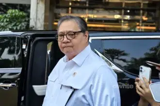 Menteri Koordinator Bidang Perekonomian Airlangga Hartarto di Kemenko Perekonomian (sumber: Owrite/Anisa Aulia)
