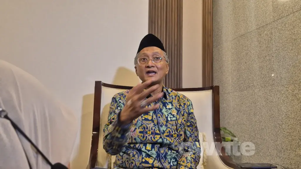 Menteri PU Dody Hanggodo di Kantornya. (Sumber: Owrite/Natania Longdong)