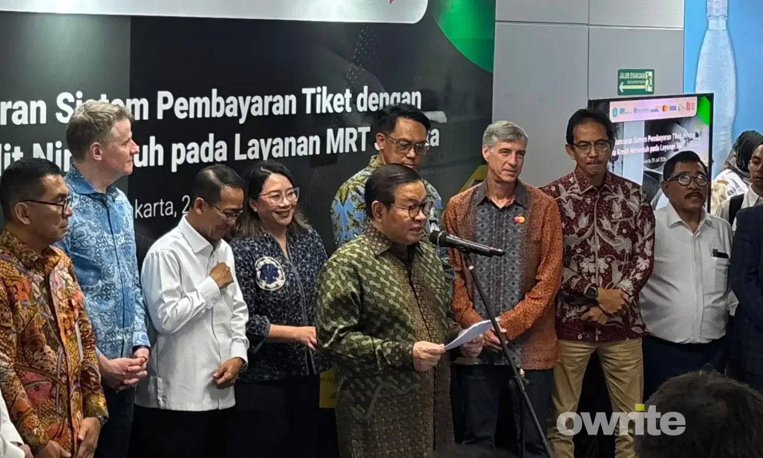 Gubernur DKI Jakarta Pramono Anung dalam konferensi pers di Jakarta, Jumat, 31 Juli 2026. (Sumber: Owrite/Syifa Fauziah)