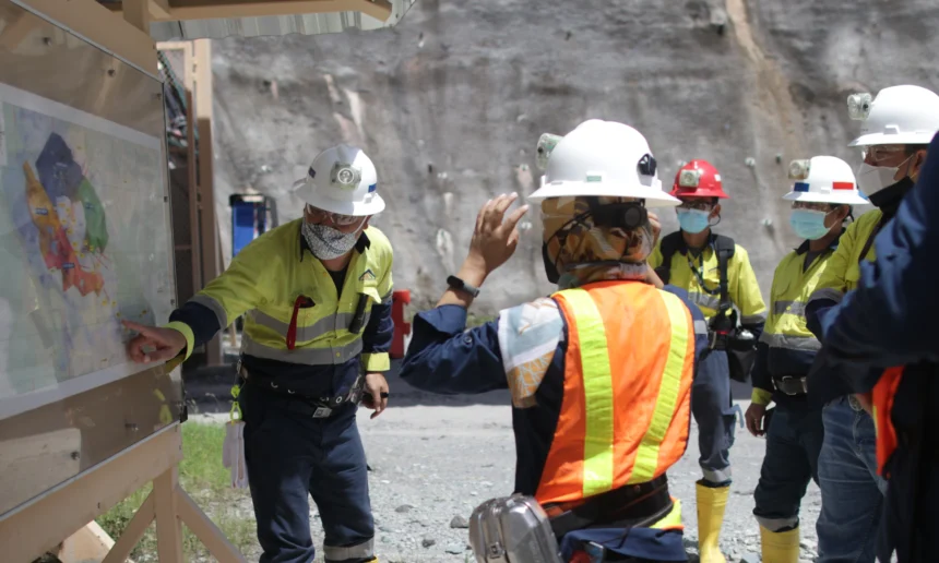 Proyek Tembaga Tujuh Bukit di bawah Tambang Emas Tujuh Bukit. (Sumber: Merdeka Copper Gold)