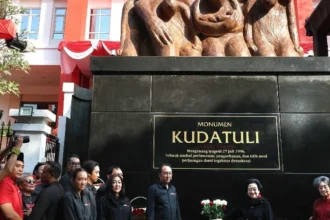 Ketua Umum DPP PDIP resmikan Monumen Kudatuli, mengenang tragedi 27 Juli 1996.