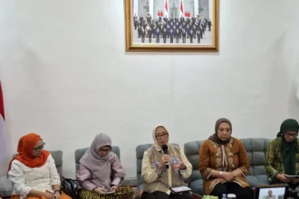 Menteri Pemberdayaan Perempuan dan Perlindungan Anak Arifah Fauzi dalam konferensi pers Hari Anak Nasional di Jakarta, Kamis, 23 Juli 2026.